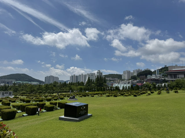 부산 도심 속 세계 유일의 공원