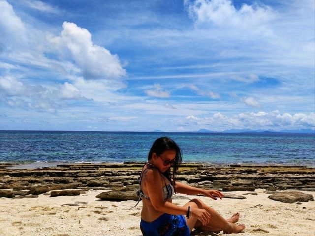 LEYTE: KALANGGAMAN ISLAND