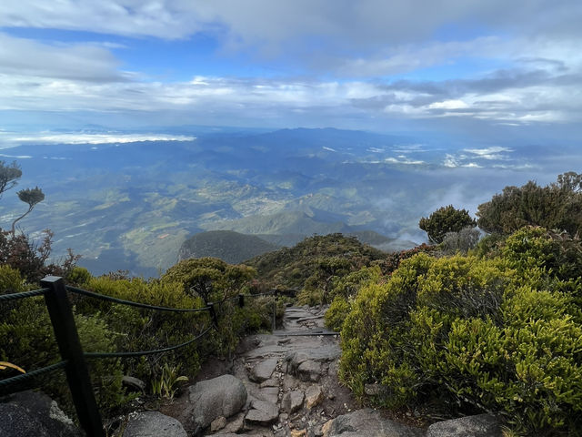 🌄 登上KK山的絕美旅程！