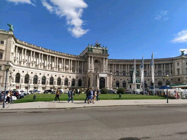 Experiencing the Timeless Charm of Vienna Experiencing the Timeless Charm of Vienna