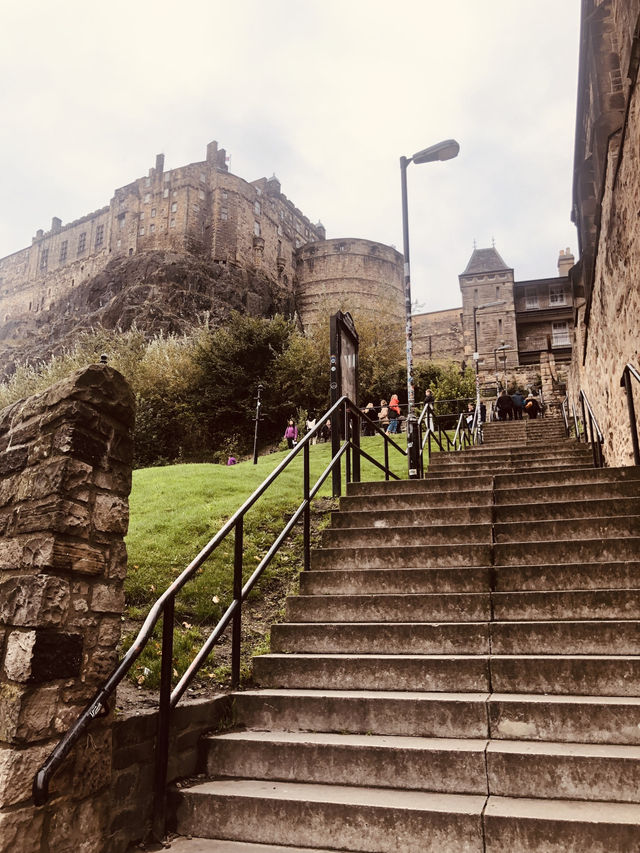 Mystical Mists 🧙 & Medieval Whispers 🏰🪄❤️🔥 Lost in the spell of Edinburgh Mystical Mists 🧙 & Medieval Whispers 🏰🪄❤️🔥 Lost in the spell of Edinburgh