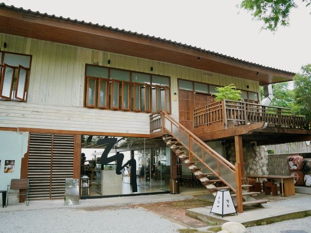 W Coffee House คาเฟ่ติดทะเลย่านบางแสน W Coffee House คาเฟ่ติดทะเลย่านบางแสน