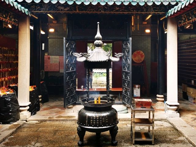 Yaumatei Tin Hau Temple (油麻地天后廟) 🙏✨