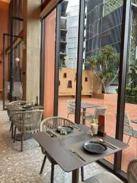 ร้านอาหารไทยแบบรสชาติจัดจ้านในโรงแรมที่กระบี่