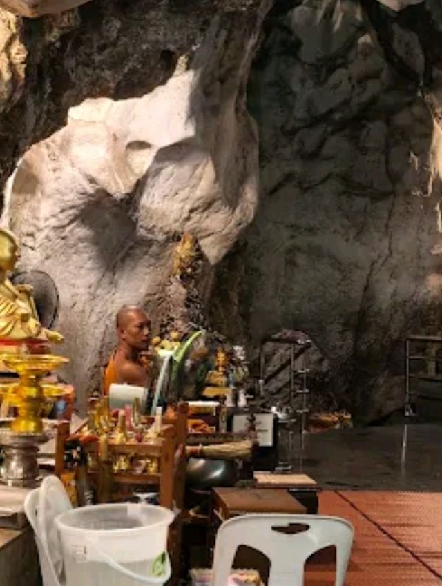วัดถ้ำเขาย้อย วัดถ้ำเขาย้อย