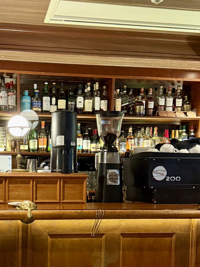 ☕ Nostalgic Café Vibes at DEPOT, Tokyo Station