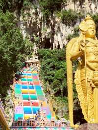 🌈 Batu Caves' Rainbow Staircase: Where Divine Beauty Meets 272 Colorful Steps to Heaven! 🕌