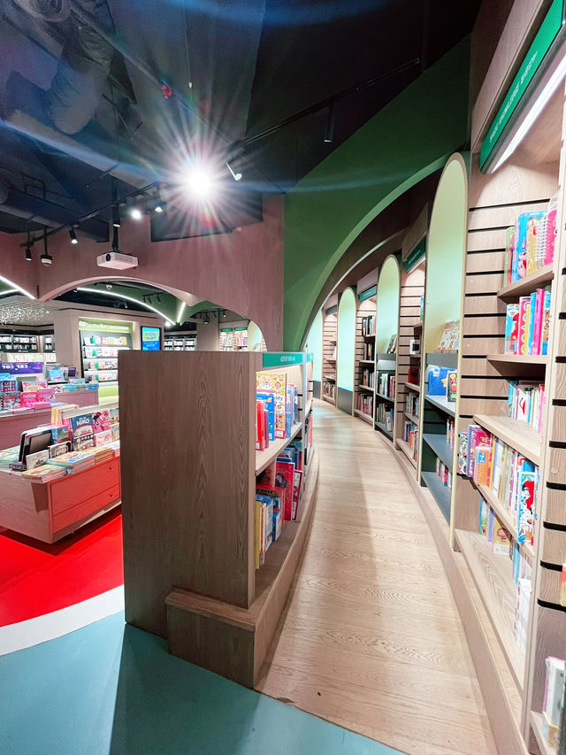 Eslite Spectrum: Mesmerising Blend of Culture, Light, and Literature 