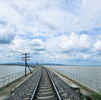 รถไฟลอยน้ำเขื่อนป่าสักชลสิทธิ์