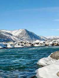“Snow-Kissed Wonderland of Kanas Lake”