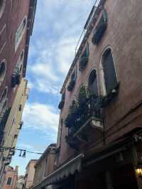 베네치아의 작은 골목에서 만난 아름다움