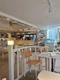 ์ ๋ฝ ๊ฐ์ฑ ๊ฐ๋ํ ๋ธ๋ฐ์น ๊ณต๊ฐ โ Emily ์๋ฐ๋ฆฌ(์ธ์ฐ ์ผ์ฐ)