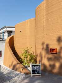 Ember Cafe & Wine: คาเฟ่สีอิฐย่านพระราม 9 🌋