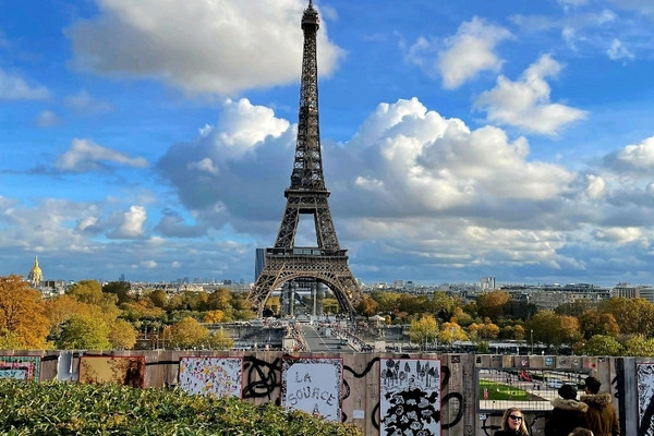 エッフェル塔：パリの究極の象徴✨🇫🇷 | Trip.com パリ