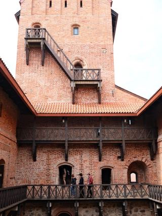[Lithuania] It's like stepping into a picture book! A visit to Trakai Castle, floating alone on a lake 🇱🇹✨