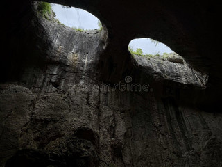 Bulgaria’s Epic Cave Adventure: 4,500 Reasons to Explore 🦇✨