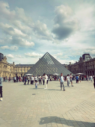 The Louvre From the Outside… Because That Queue Was a NOPE 😂🇫🇷