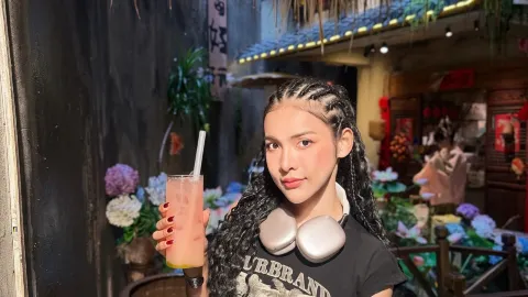 🍵🏮 Quán trà Xiaobo (小波茶馆) là một quán cà phê ẩn mình trong một tòa nhà ở Trùng Khánh, nhưng không gian lại đẹp đến bất ngờ! 🇨🇳✨ — traveler post in An Tân