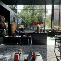 現代建築のスタイルを融合させたConservatorium Hotel