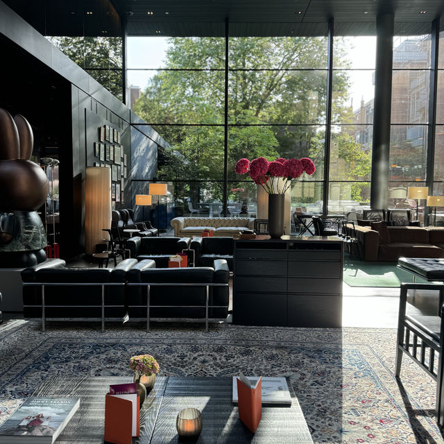 現代建築のスタイルを融合させたConservatorium Hotel