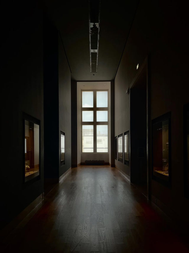 🏛️✨ Louvre Museum: Paris’ Treasure Trove of Art and History ✨🏛️    