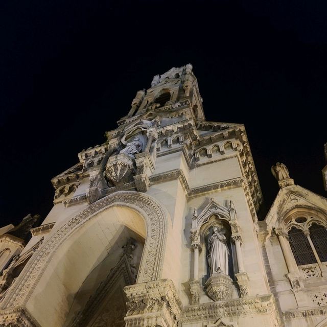 여유롭고 아름답고 따듯한 도시 님(Nimes)
