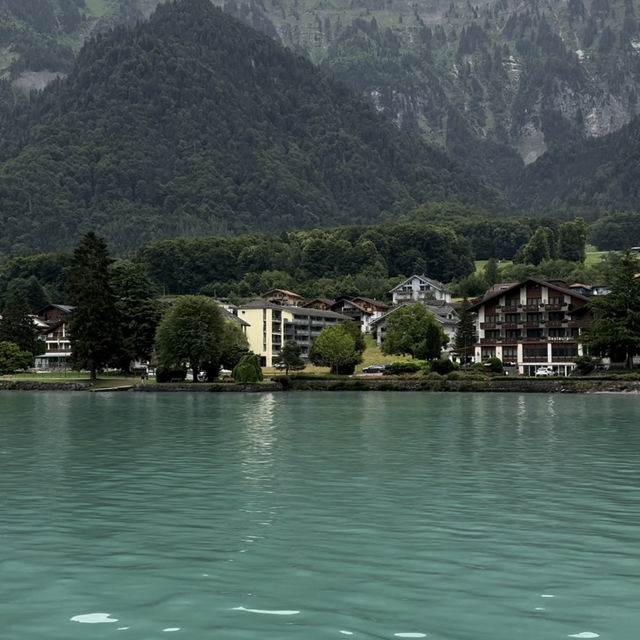 Lake Brienz – Switzerland’s most idyllic lake!