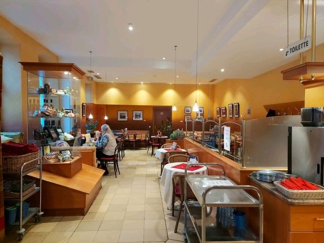 คาเฟ่เก่าแก่กว่าร้อยปีที่ Heidelberg