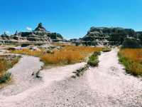 🥾 Top Hikes in Badlands National Park – Walk Among the Wild Formations 🌄