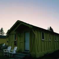 🛏️ Where to Stay When Visiting Yellowstone National Park 🏕️🐻