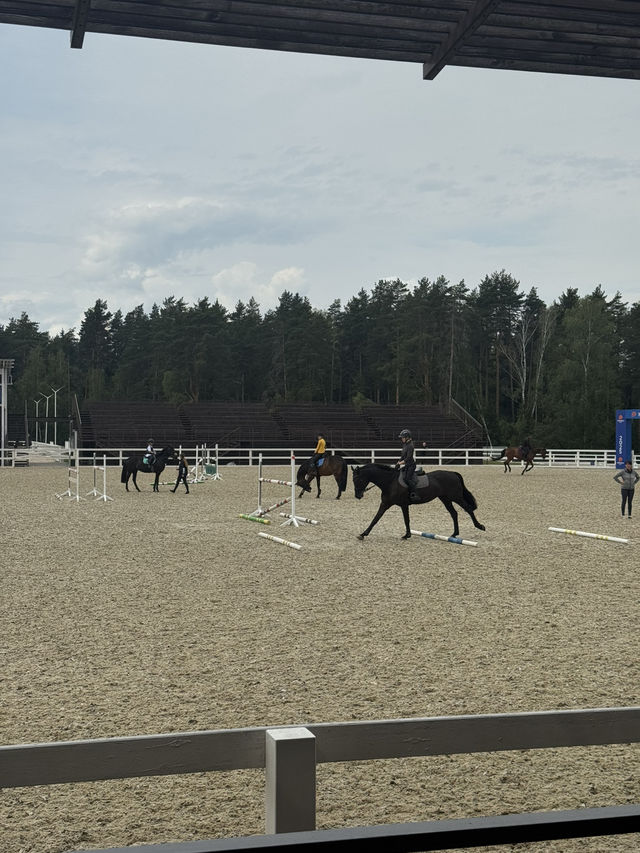 Country Club with Horses🐴 