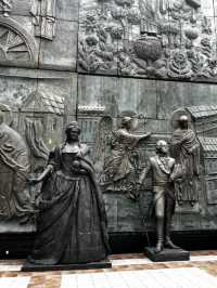 🎨 Unlock Your Eyes to Art: Gallery of Genius Zuraab Tsereleli Right in Moscow's Heart! 