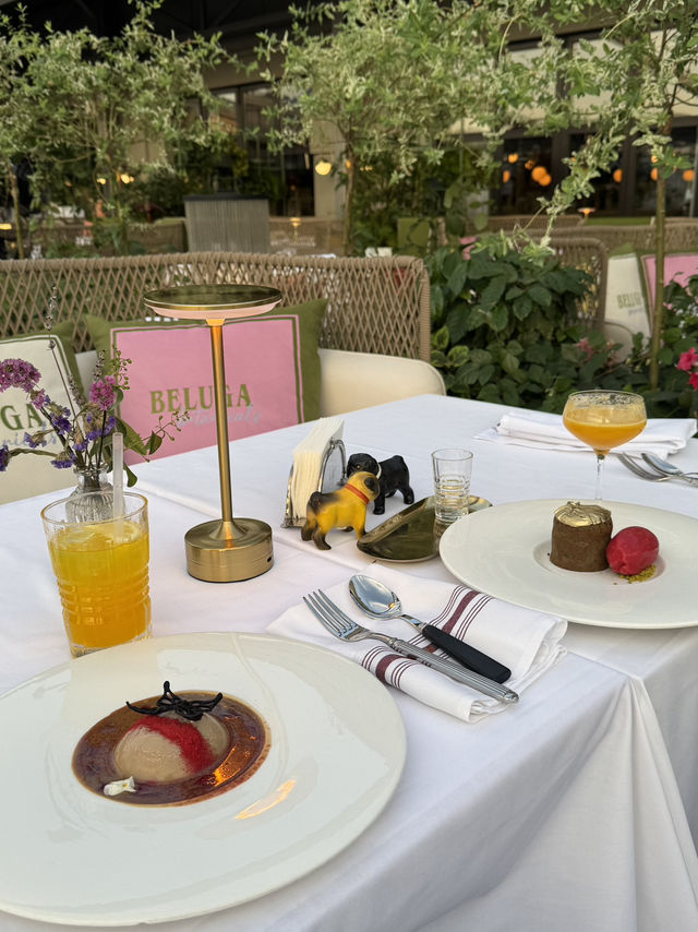 Charming Vibes at Buro Tsum's Terrace! 🌿✨
