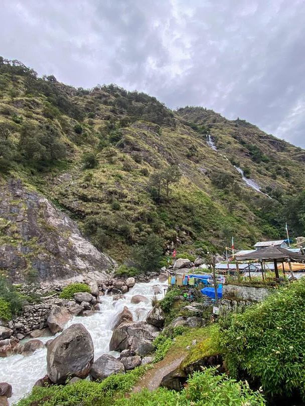 Langtang’s Secret Symphony: Where Peaks Touch the Sky 🎶🏔️ Langtang’s Secret Symphony: Where Peaks Touch the Sky 🎶🏔️