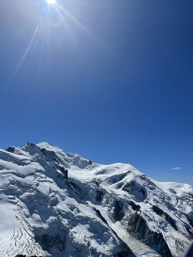 Aiguille du Midi: Sky-High Views & Alpine Thrills 🏔️🚡✨ Aiguille du Midi: Sky-High Views & Alpine Thrills 🏔️🚡✨