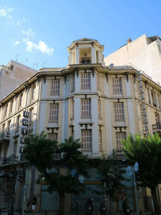 🌴🎶 Weekend Getaway in Marseille: Hidden Corners  🌙🍷