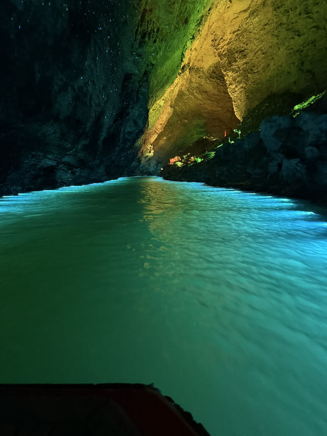 Пещера Желтого дракона обязательна к посещению