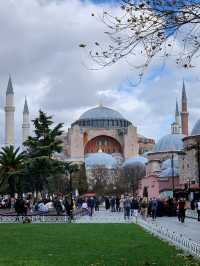 The Majestic Hagia Sophia: A Must-Visit in Istanbul! 🕌✨