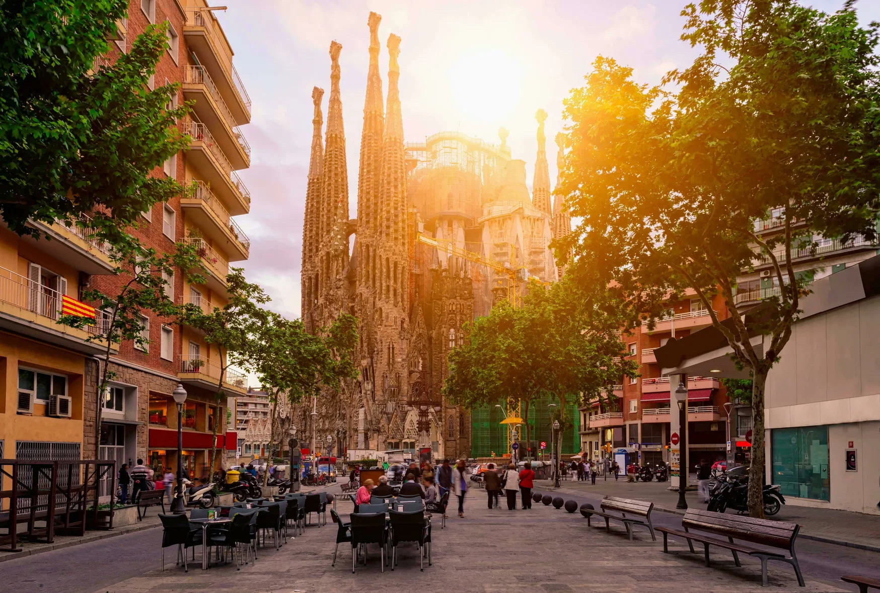 TOP 20 BARCELONA TRAVEL HACKS 🇪🇸
