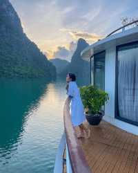 Cruising Bliss in Halong Bay 🚢