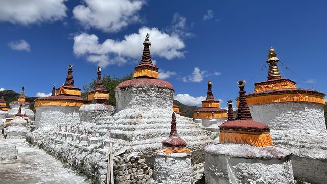 西藏夏寺：壯觀的白塔林！路遇淳樸的藏民