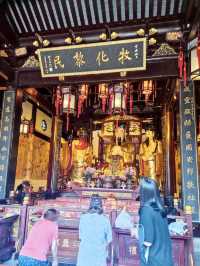 靜安寺 不用門票，適合只求法物的朋友！