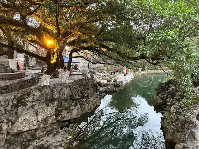 Huangyao Ancient Town in Guangxi: Scenic with mountains and rivers