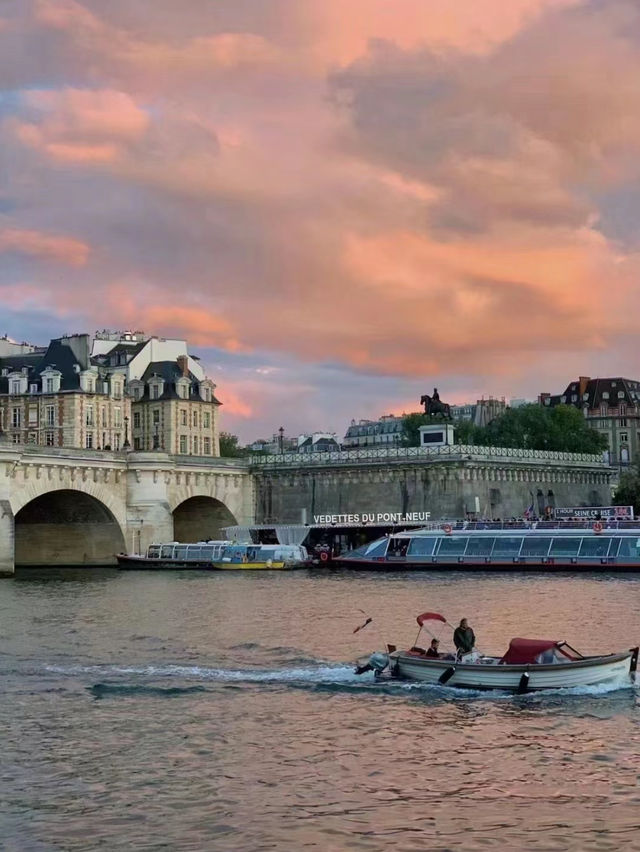Seine River ,Seine Paris 🇫🇷