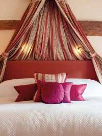 🏰✨ Oxfordshire's Enchanting Manor Stay: Belmond's Gem 🌿🍽️