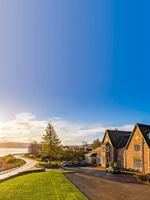 🏴 Inveraray's Gem: Luxe Retreat & Scottish Charm 🏨✨
