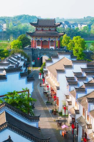 In Qichun, hidden in the wetland park, there is a stunning ancient town
