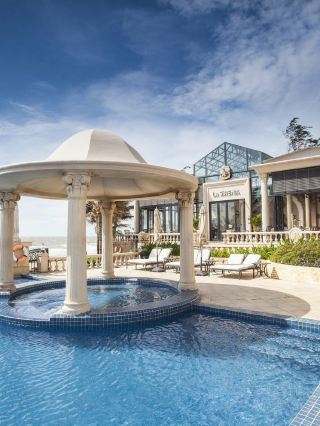 🌟 Vung Tau's Luxe Retreat: Imperial Hotel 🌅🏨