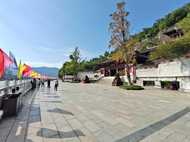 皇澤寺——女皇帝武則天祀廟。
