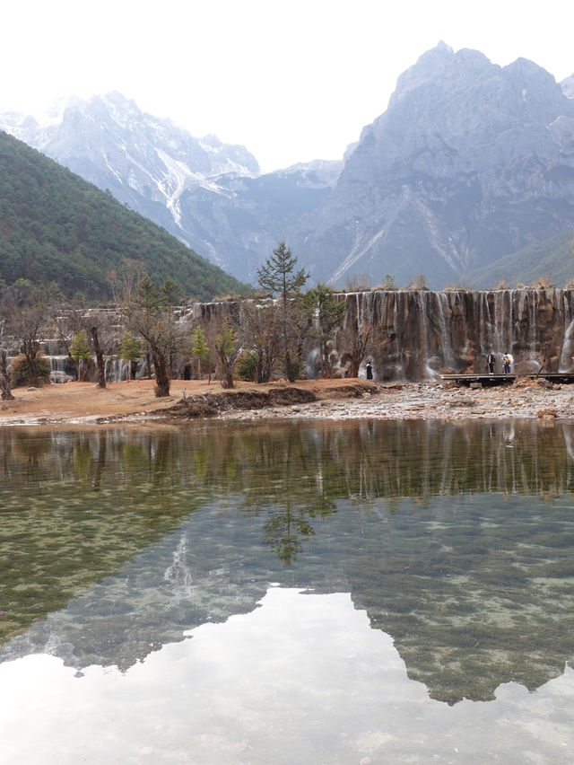 陽春四月去上山 徒步在玉龍雪山的路上。